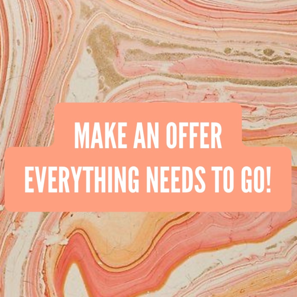 MAKE AN OFFER!!🌸✨🌞💛